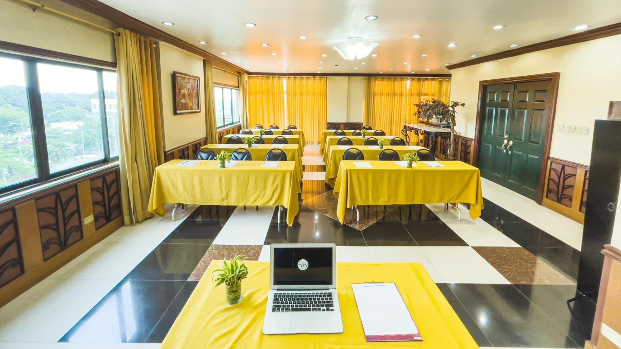 Miramar Hotel Manila Dış mekan fotoğraf