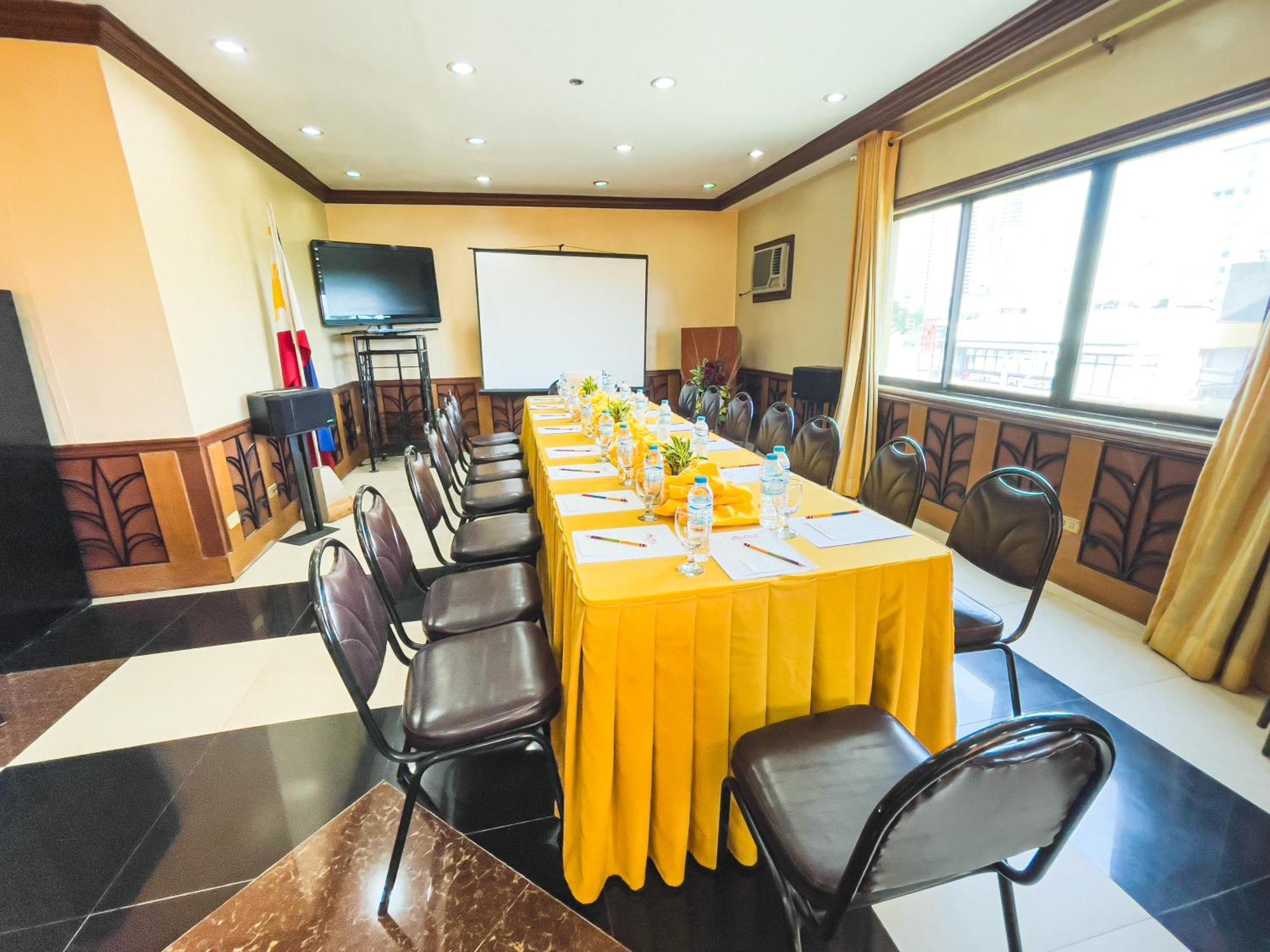 Miramar Hotel Manila Dış mekan fotoğraf