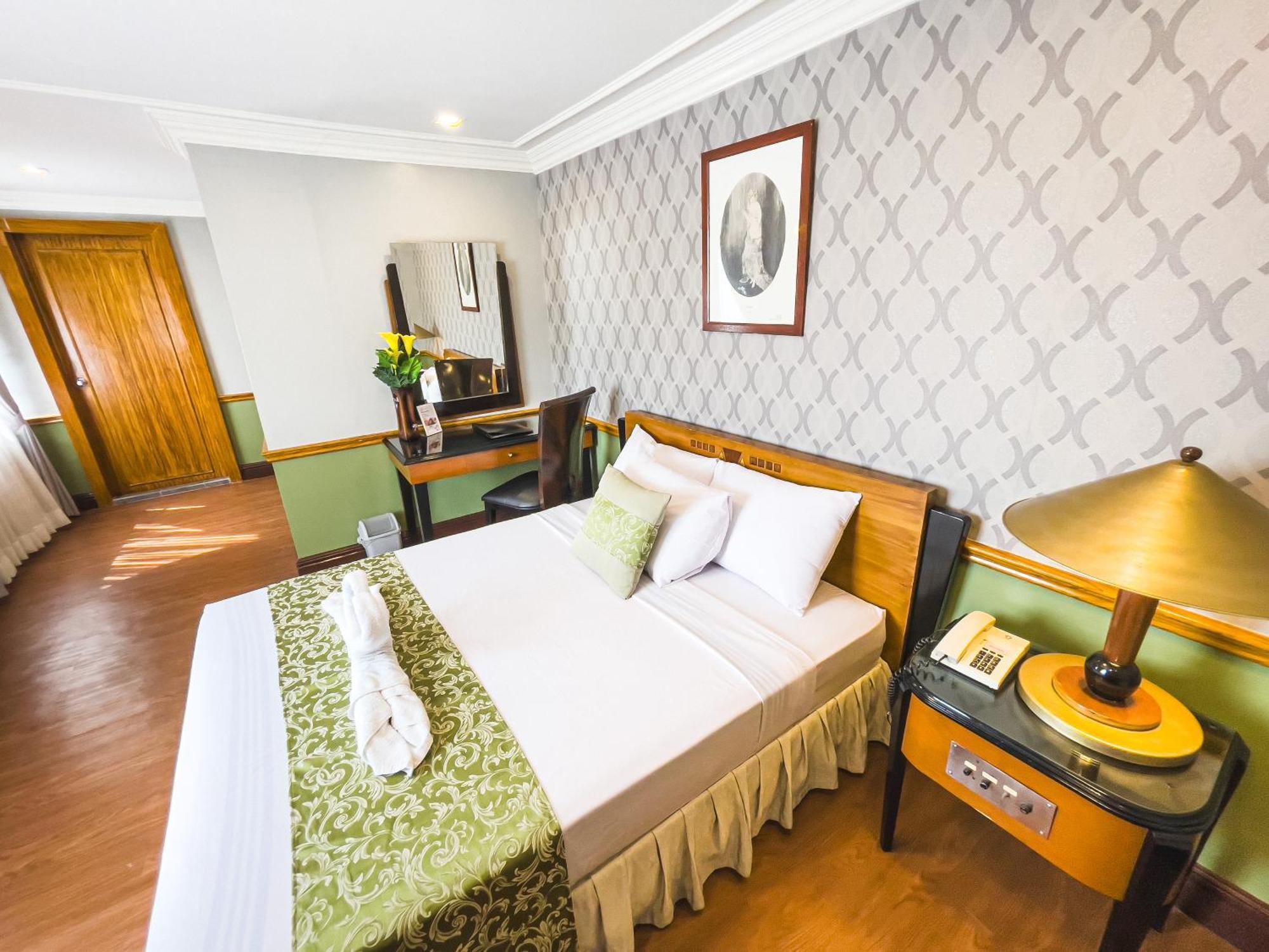 Miramar Hotel Manila Dış mekan fotoğraf