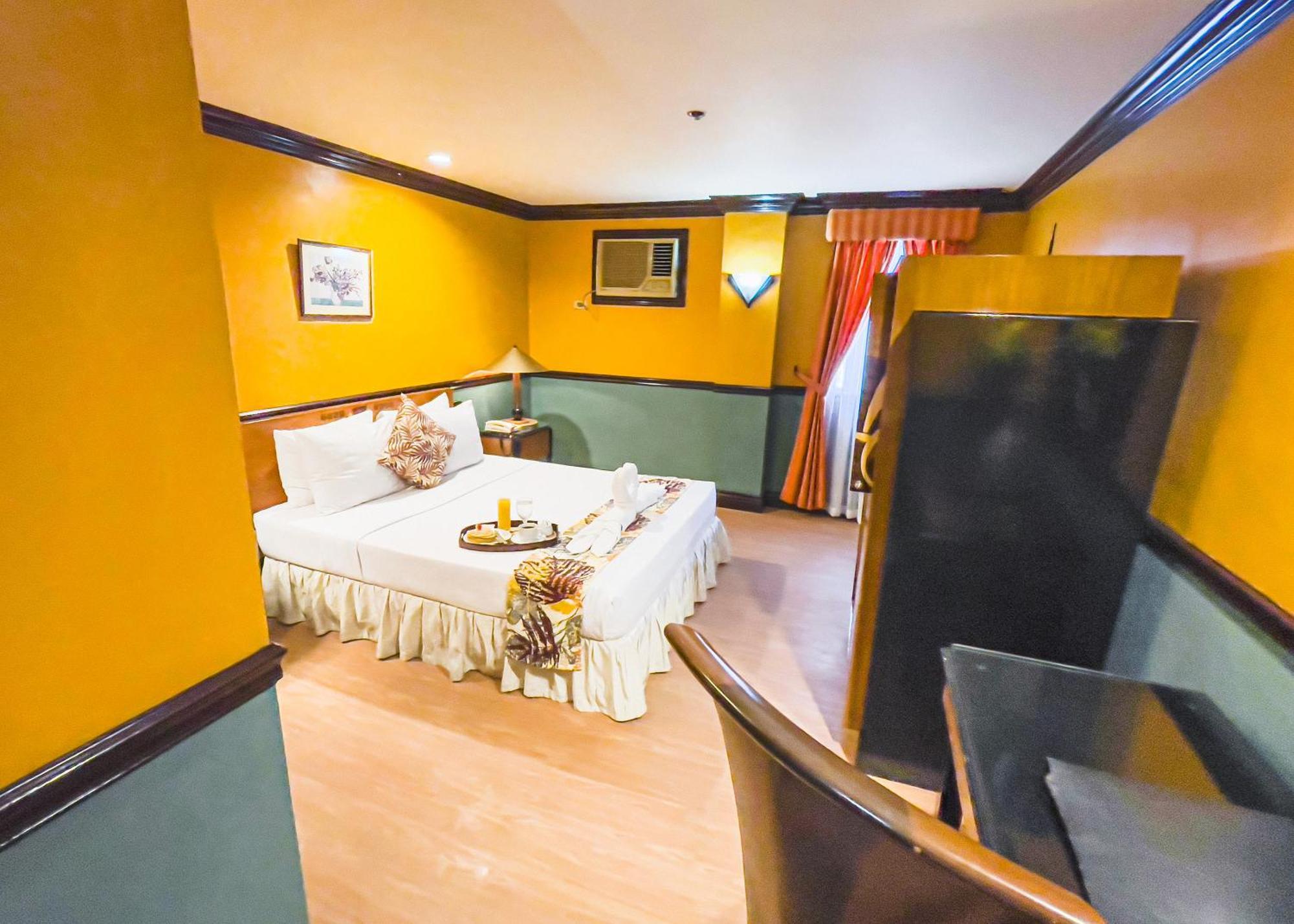 Miramar Hotel Manila Dış mekan fotoğraf