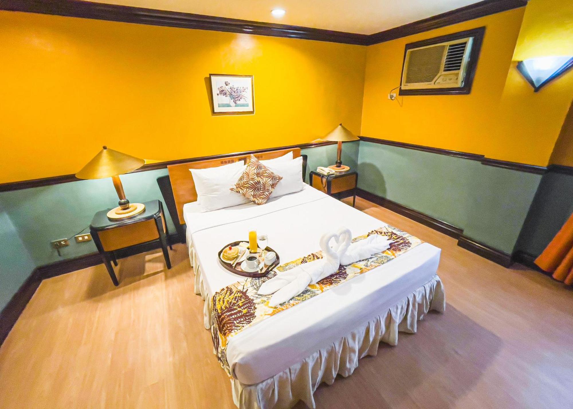 Miramar Hotel Manila Dış mekan fotoğraf